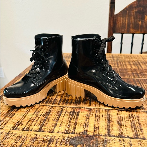 GIANNI BINI BLACK LUG SOLE CHUNKY COMBAT RUBBER RAIN BOOT WITH LACES - Picture 3 of 11